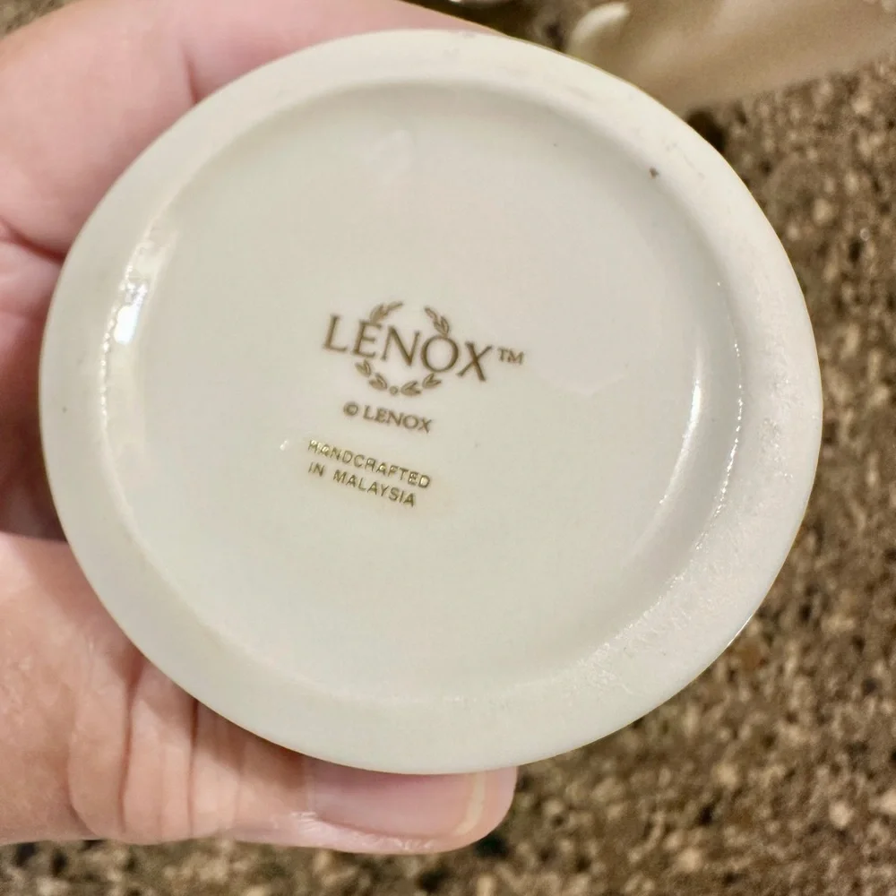 LENOX,SET/4, ROSE BLOSSOM BUD VASES.MADE OF IVORY FINE CHINA WITH 24K GOLD TRIM.